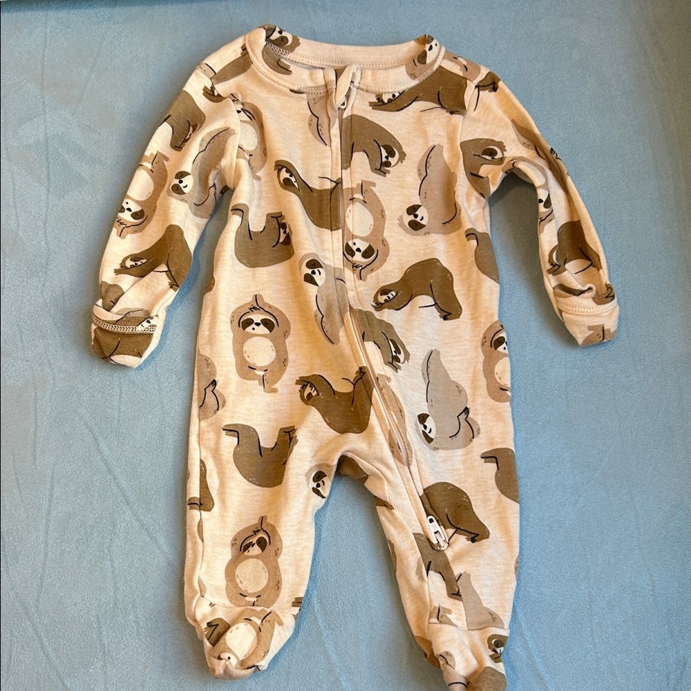 Carters/old navy Zippered footies NWOT Bundle of 5